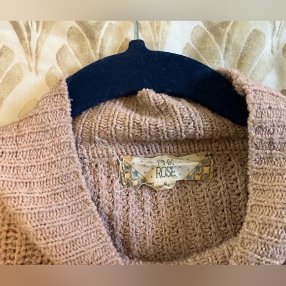 🌸 3 for $10 / Pink Rose Sweater - Picture 3 of 4